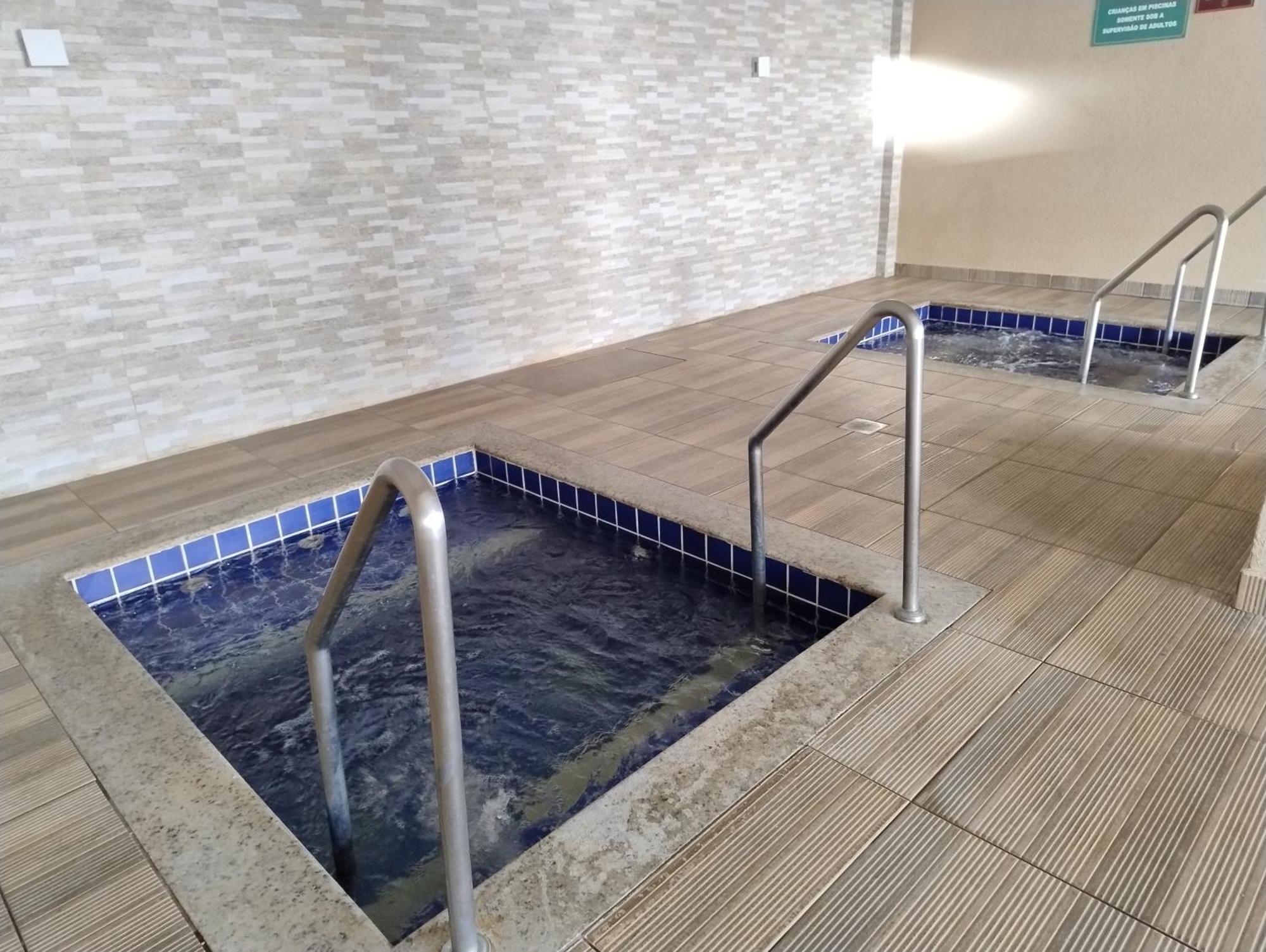 Casa Da Madeira Caldas Novas - 2 Quartos - Achei Ferias - Com Roupa De Cama エクステリア 写真